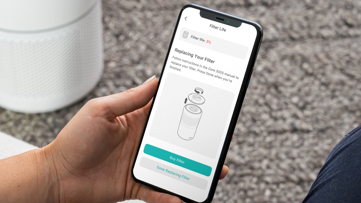 The VeSync app monitors filter lifespan